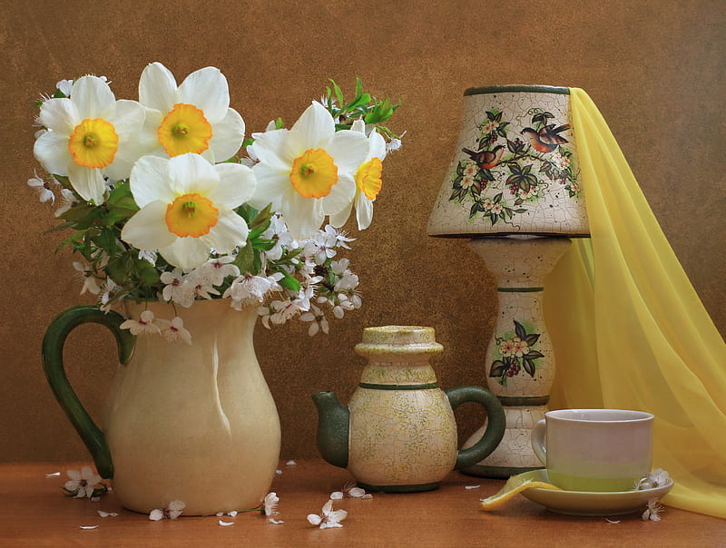 still life, pretty, daffodils, bonito, tea, graphy, nice, gentle, flowers, drink, light, harmony lovely, spring, lemon, cool, bouquet, cup, flower, kettle, HD wallpaper