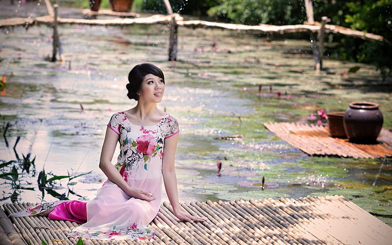 Asian beauty, pond, girl, model, asian, sitting, lilies, pink, happy, HD wallpaper