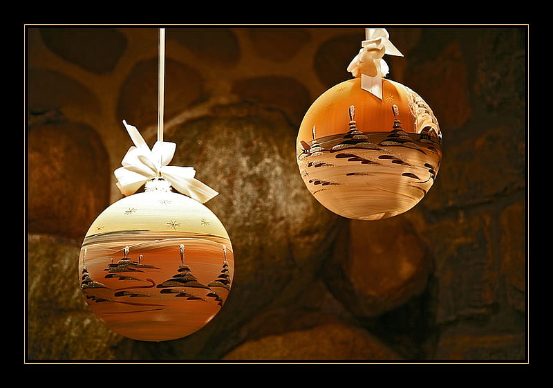 Merry Christmas, gold colour, two christmas balls, bonito, greetings, lightining, HD wallpaper