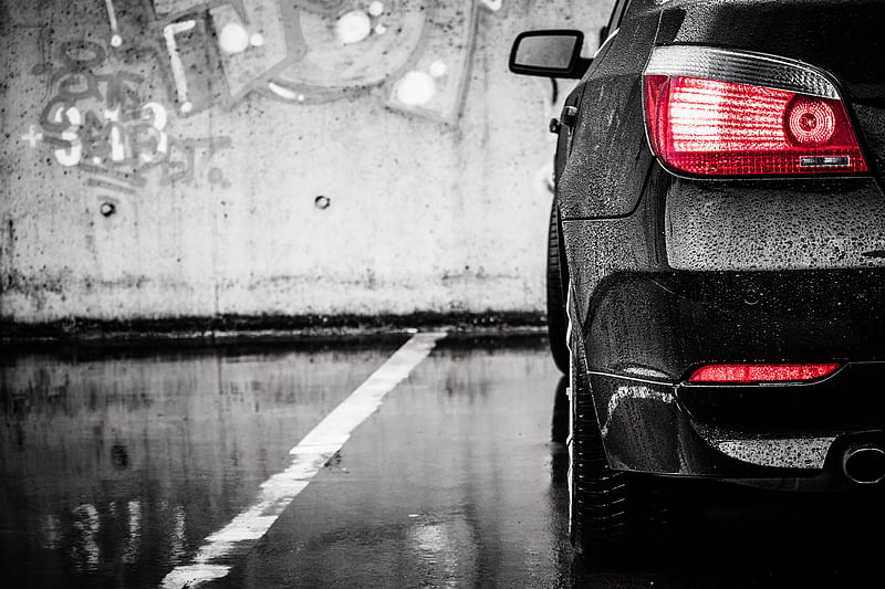 BMW E60, black, brake, car, grafitti, rain, red, rot, street, HD wallpaper