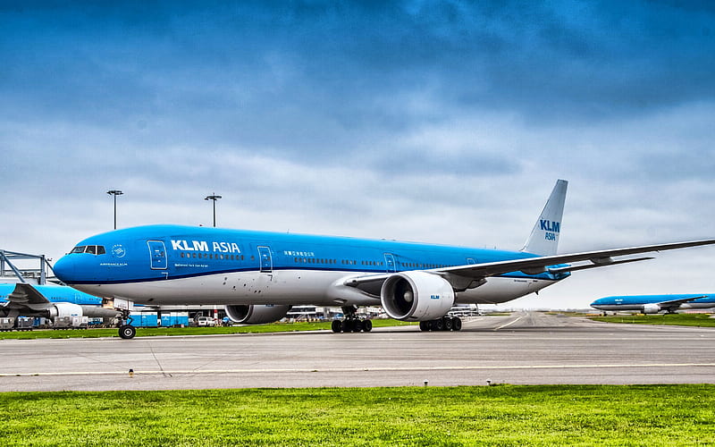 Boeing 777-300, KLM, Passenger airliner, airport, passenger plane, air travel, Boeing, HD wallpaper