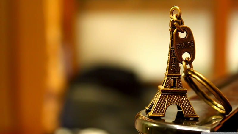 Eiffel Tower keychain, cute, souvenir, Eiffel Tower, keychain, brass, HD wallpaper