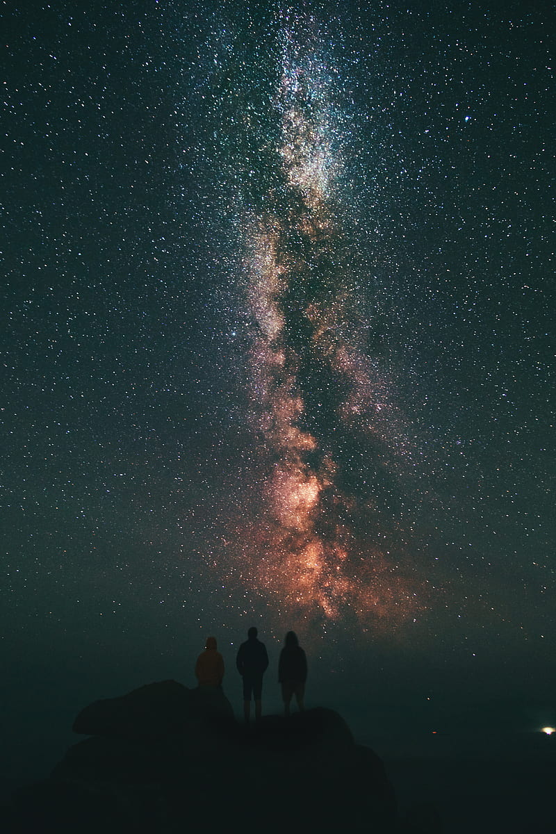 three person looking stars and milky way, HD phone wallpaper