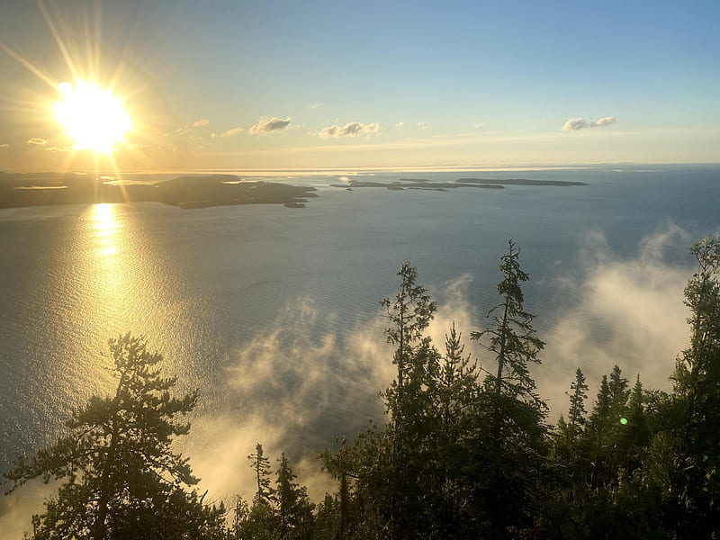 A Lake Superior sunrise, looking out over the Susie Islands and Isle Royale. Grand Portage, MN, sky, usa, sun, water, minnesota, reflection, HD wallpaper