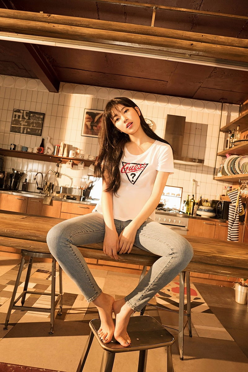 Bae Suzy, women, barefoot, jeans, pointed toes, HD phone wallpaper