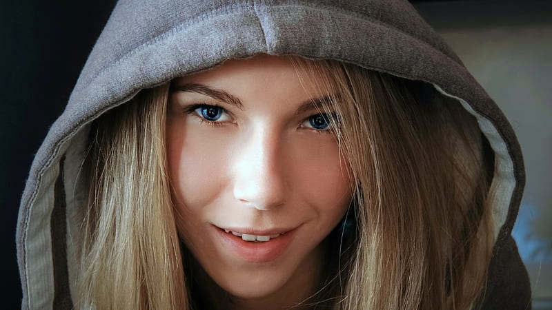 Blue Eyed Anjelica Blonde Hoodie Eyes Model Hd Wallpaper Peakpx 2785