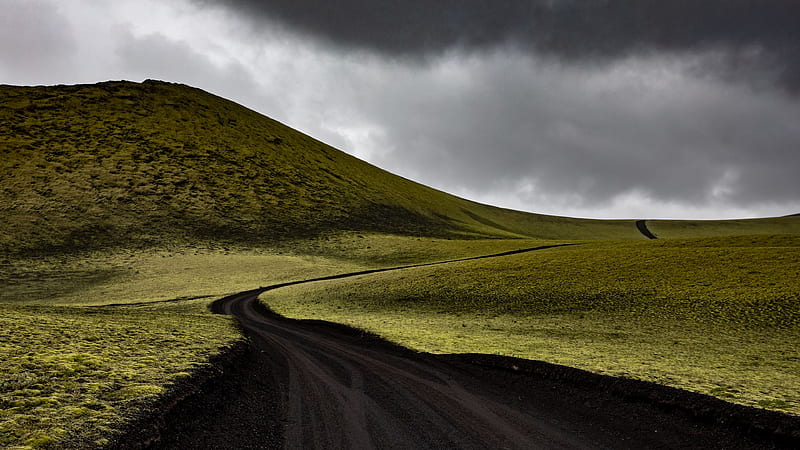 Black Sand Road Between Green Grass Field Mountains In White Clouds Black Sky Background Nature, HD wallpaper