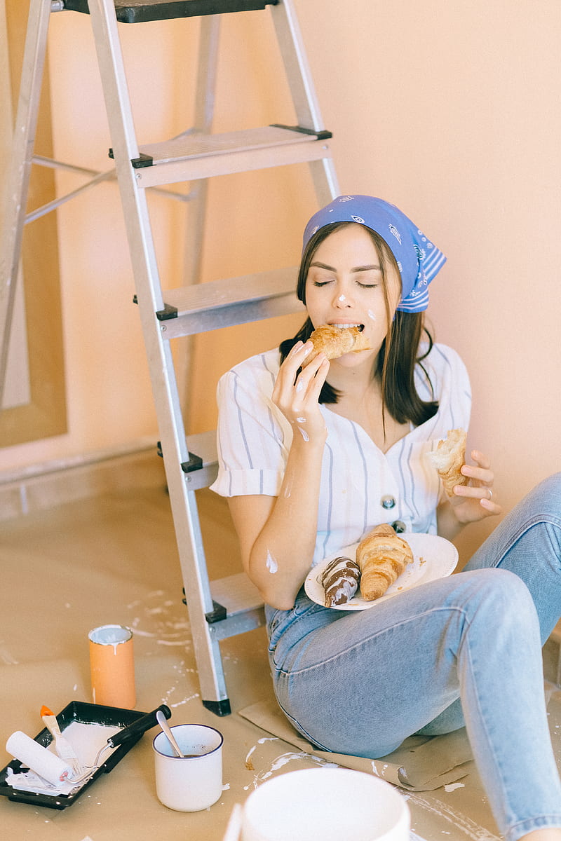 Woman in White Shirt Eating Bread, HD phone wallpaper