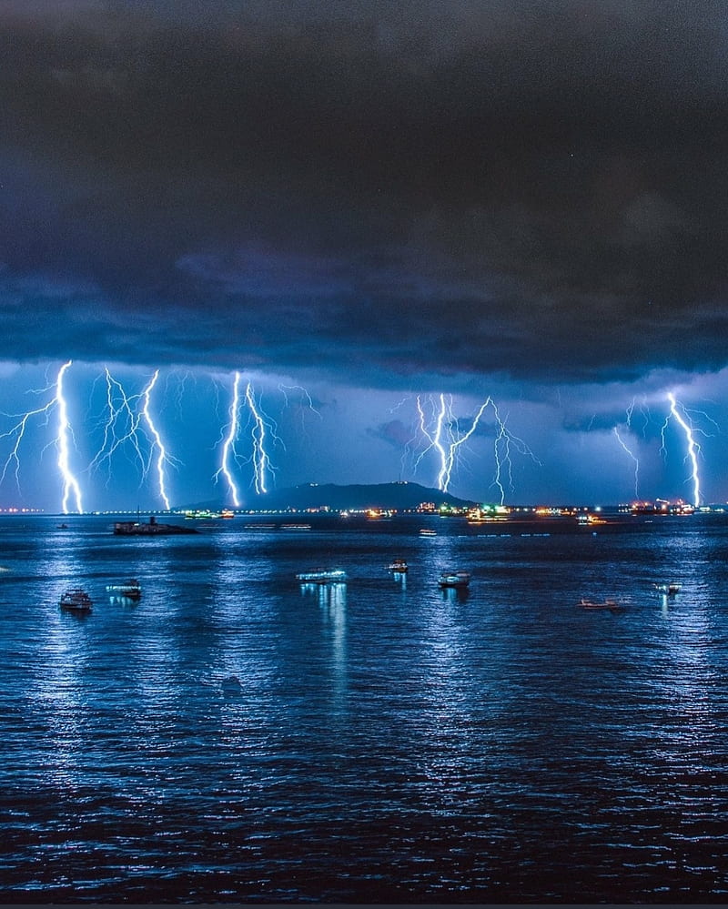 Thundering, lighting, lightning, lightning strike, mumbai rain, nature, ocean, storm, strike, thunder, water, HD phone wallpaper