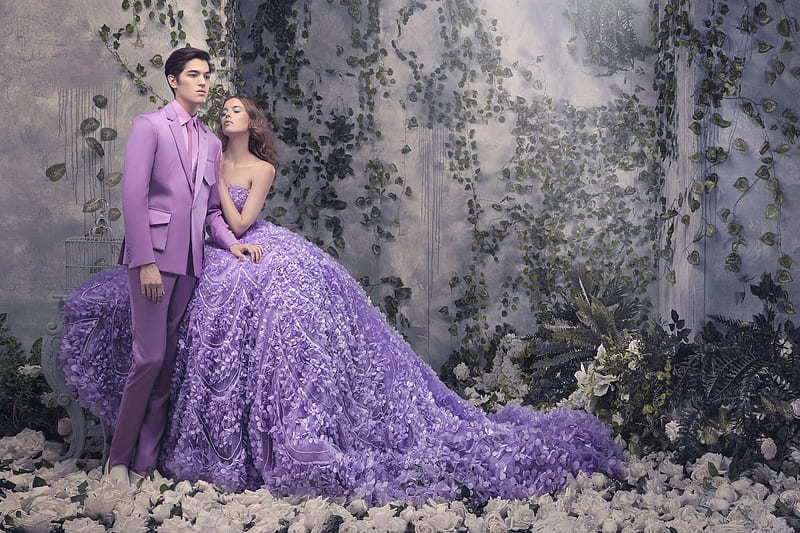 Couple in purple, lilac, bride, michael cinco, wedding, groom, purple, flower, fashion, couple, HD wallpaper