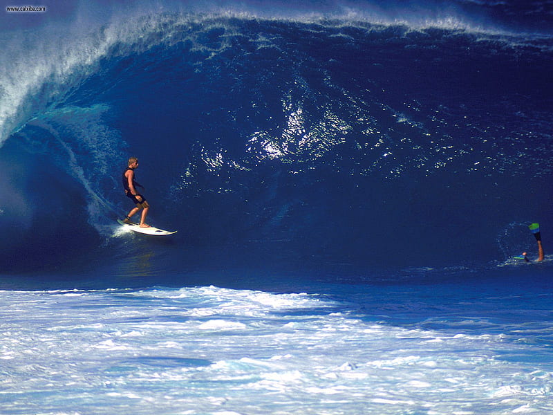 Surfing at Pipeline Hawaii, hawaii, ocean, waves, pipeline, surfing, esports, HD wallpaper