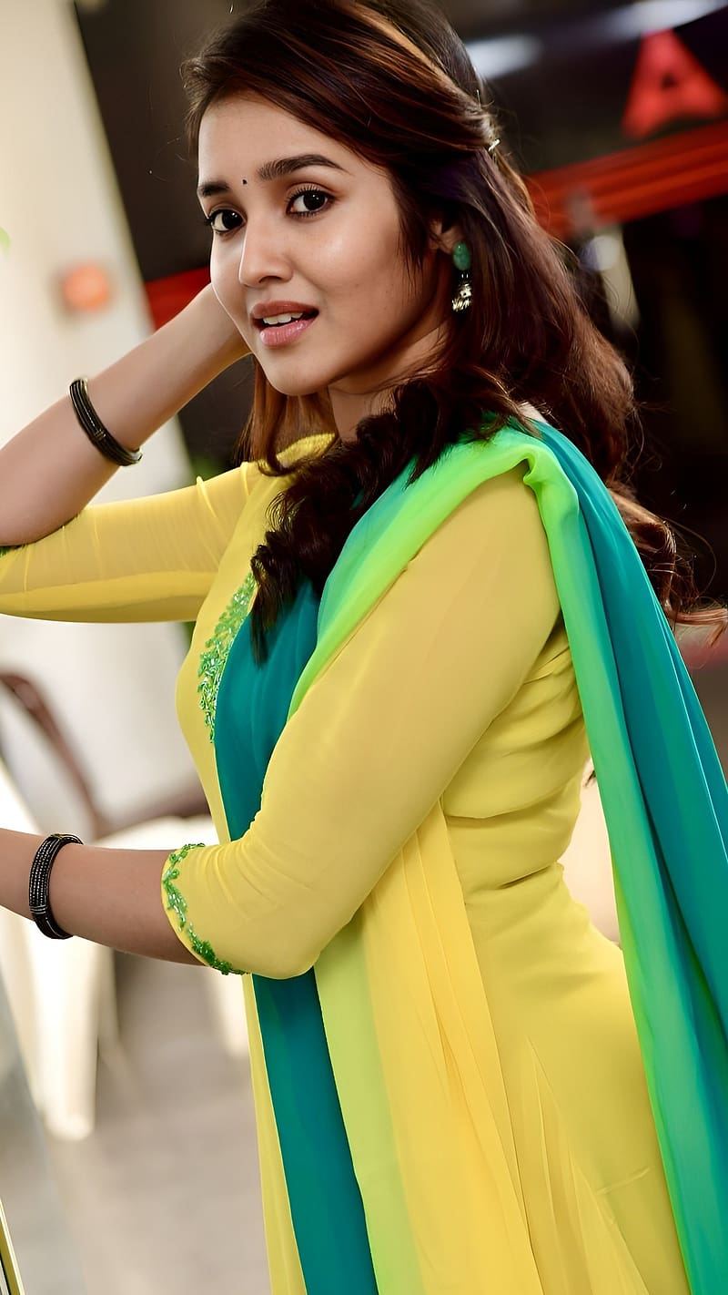 Anikha Surendran, telugu actress, malayalam actress, HD phone wallpaper