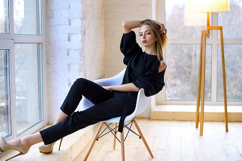 Model in Black, blonde, chair, high heels, model, HD wallpaper