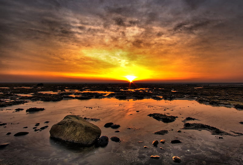 Dream Sunset, rocks, sun, orange, yellow, bonito, clouds, superb, graphy, nice, stones, gold, sunsets, sunrise, dream, amazing, horizon, fabulous, sky, cool, awesome, hop, nature, spetacular, reflected, reflections, magnific, HD wallpaper