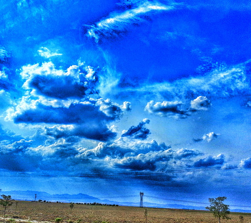 Thiên nhiên luôn mang đến những bức ảnh đầy màu sắc và đẹp mắt, và hình ảnh về đám mây là một trong số đó. Hãy cùng chiêm ngưỡng những hình ảnh độc đáo về những đám mây đang bay lượn trên bầu trời.