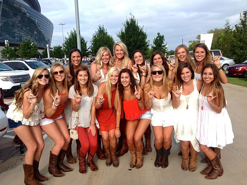 Cowgirl UT Tailgate Party.., female, models, cowgirl, boots, fun, outdoors, women, brunettes, UT, football, stadium, girls, fashion, blondes, western, style, HD wallpaper