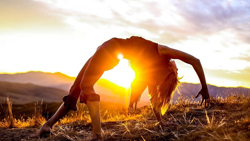 Yoga Snack: Modified Sun Salutation Hands-Free Flow | Sage Rountree |  YogaVibes