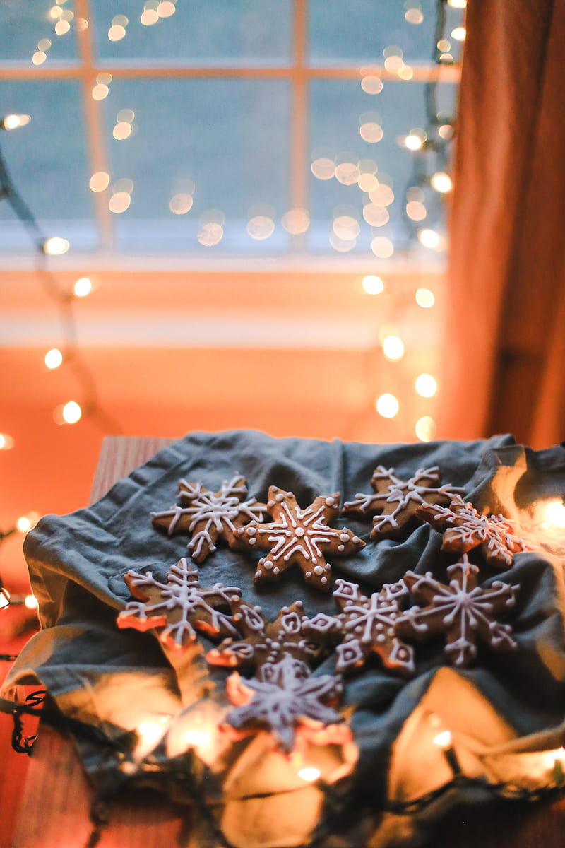 cookies, garlands, holiday, christmas, new year, HD phone wallpaper