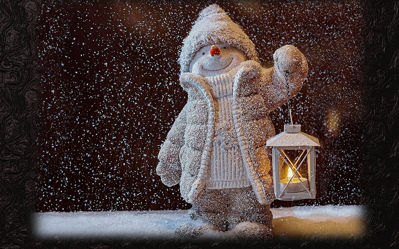 Snowman's Smile, smile, lantern, snow, snowman, candle, HD wallpaper Snowman's Smile, smile, lantern, snow, snowman, candle, HD wallpaper