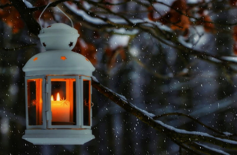 Winter is Coming , candle, glow, lovely, lantern, bonito, winter, snowflake, graphy, snow, light, HD wallpaper