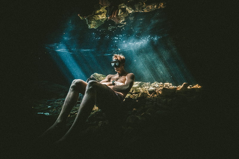 man relaxing under water, HD wallpaper