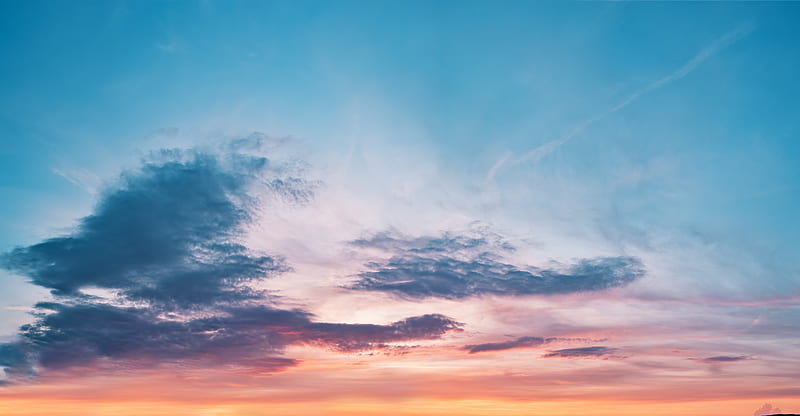 Một bầu trời cam và xanh sẽ làm chúng ta say đắm bởi sự độc đáo và tươi mới của vẻ đẹp tự nhiên. Hãy để thưởng thức hình ảnh tuyệt vời này và cảm nhận sự mãnh liệt của quyến rũ.