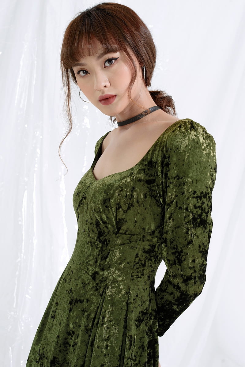 women, women indoors, Asian, dress, green dress, face, HD phone wallpaper