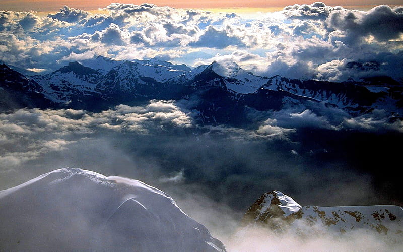 TOP OF THE PEAK switzerland , berner, alpen, eiger peak, clouds, HD wallpaper