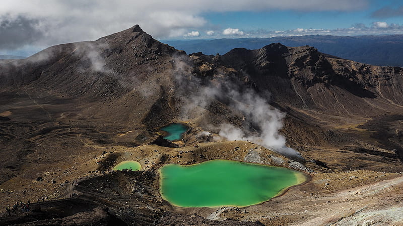 Emerald Lakes in Tongariro National Park, New Zealand, mountains, peak ...