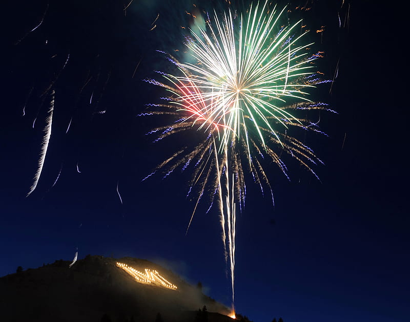 Butte Montana, July 4th 2010, butte, nightsky, fireworks, montana, HD wallpaper