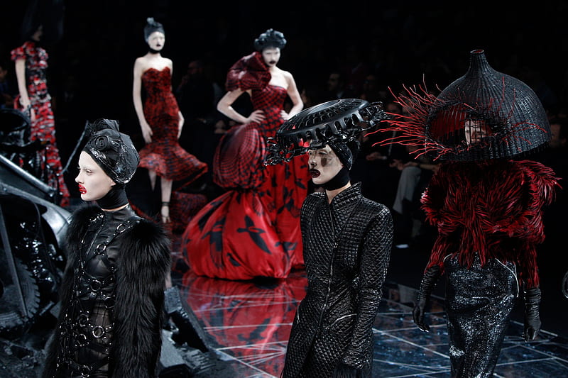 Alexander McQueen, art, red, topmodel, vogue, moda, black, bonito, female model, couture, fashion, HD wallpaper
