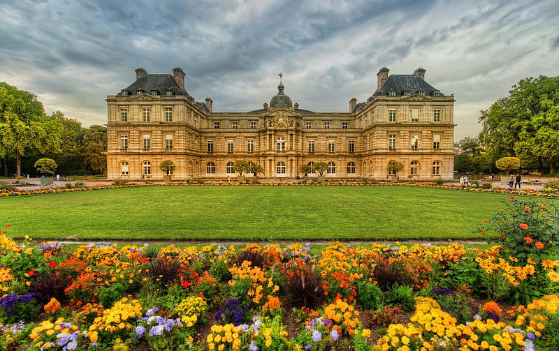 Beautiful Palace, architecture, colorful, grass, monuments, paris, palace, sky, clouds, modern, france, flowers, gardens, nature, castle, HD wallpaper