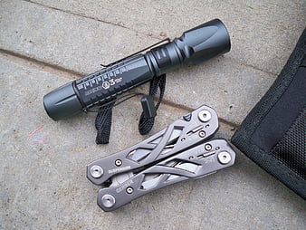 Taschenlampe & Multitool, Multitool, cool, Taschenlampe, scharf, HD-Hintergrundbild