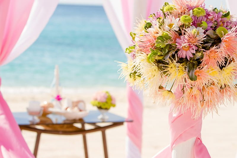 Tropical Beach Wedding, table, white sand, romantic, ocean, vase, waves, wedding, candles, beach, decorations, flowers, tropical, HD wallpaper