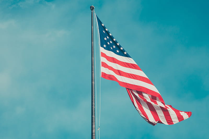 raised USA flag under blue sky, HD wallpaper