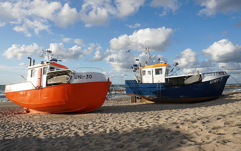Fisher Cutters , cutters, sea, sand, boats, clouds, Poland, beach, HD wallpaper