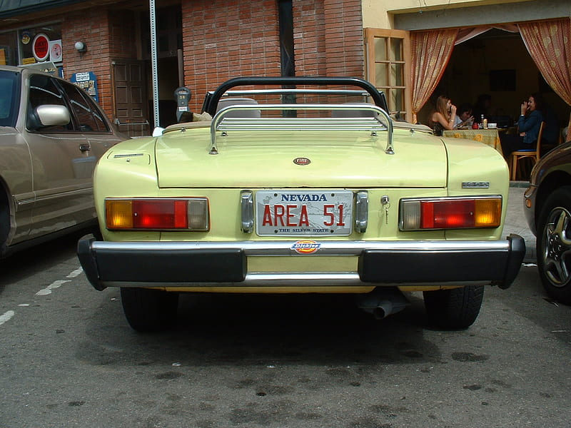 Nevada Area 51, parked, keys on the trunk, auto, fiat, HD wallpaper
