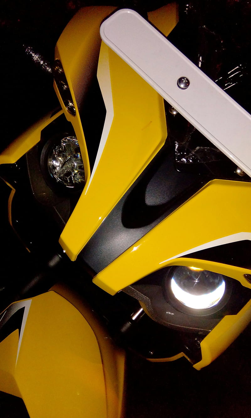 Bajaj Pulsar RS 200, bajaj, close look, looks, motorsports, pulsar, pulsar rs 200, esports, sports bike, yellow, yellow bike, HD phone wallpaper