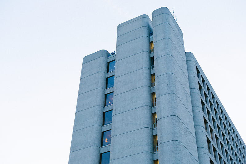 man's eyeview of multi-storey building, HD wallpaper