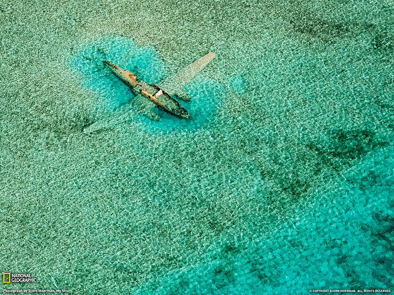 Submerged Plane Bahamas-national geographic, HD wallpaper