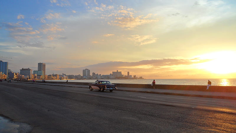 Sunset on the Malecon, cuba, orange, car, havana, sunset, reflections, sea, blue, HD wallpaper