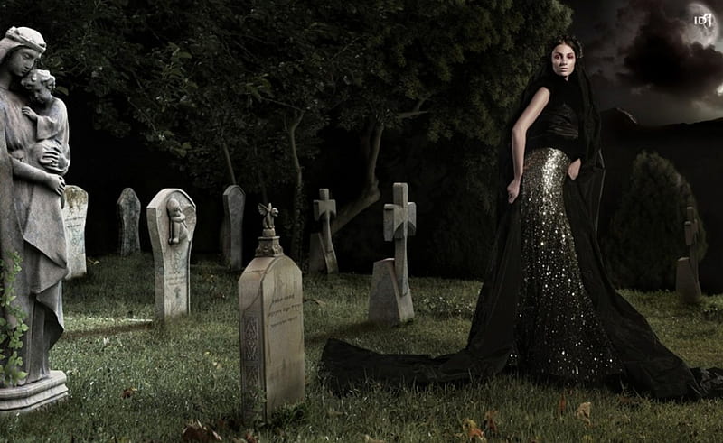 Girl in graveyard hi-res stock photography and images - Alamy