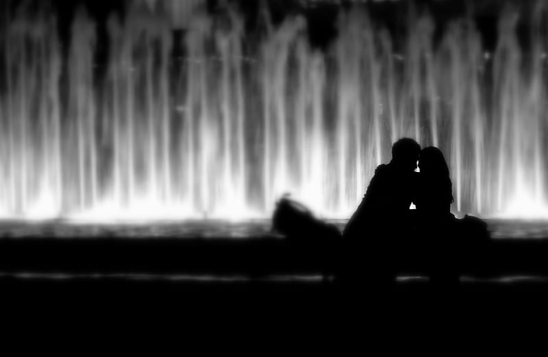 love, fountain, romantic, romance, black, silhouette, graphy, water, white, couple, HD wallpaper