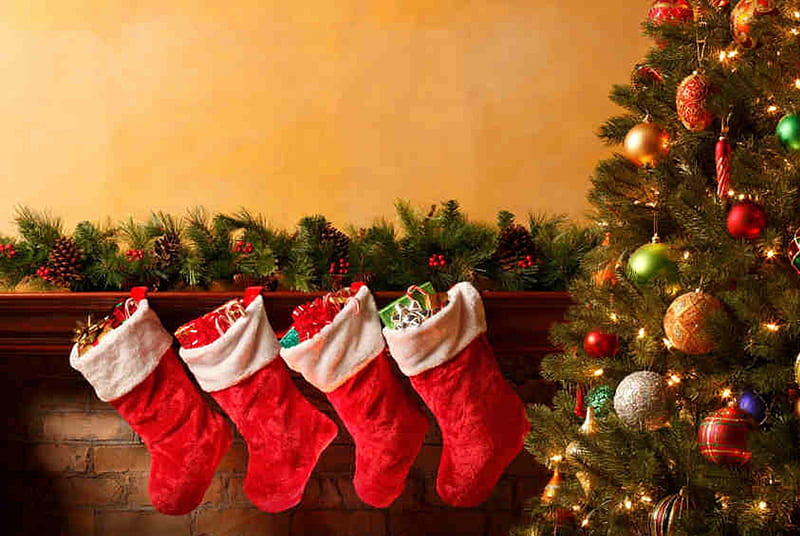 Christmas Stockings, red, ornaments, christmas, evergreen, abstract, fireplace, tree, stockings, green, white, HD wallpaper