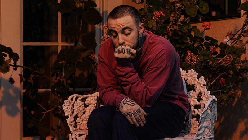 Mac Miller Is Sitting On A Chair With A Sad Face Wearing Red Tshirt 10 Celebrities, HD wallpaper