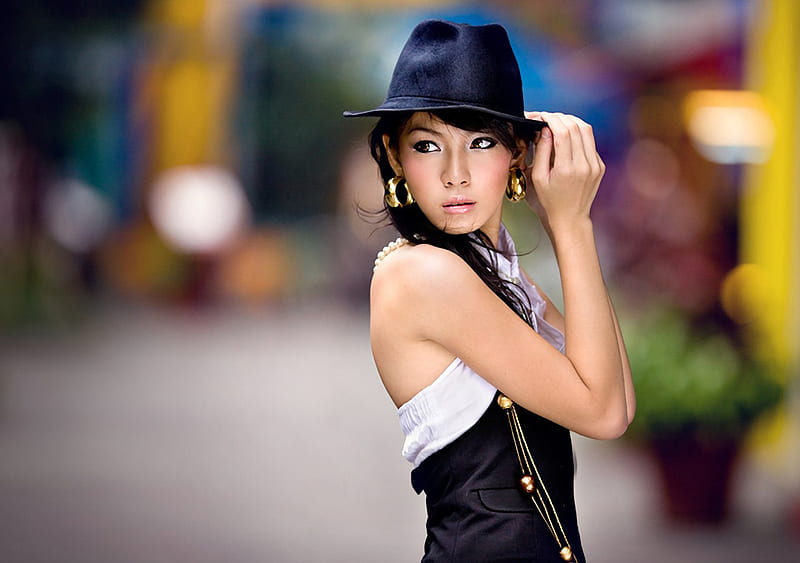 Out On The Town, asian, female, hanging, town, HD wallpaper | Peakpx