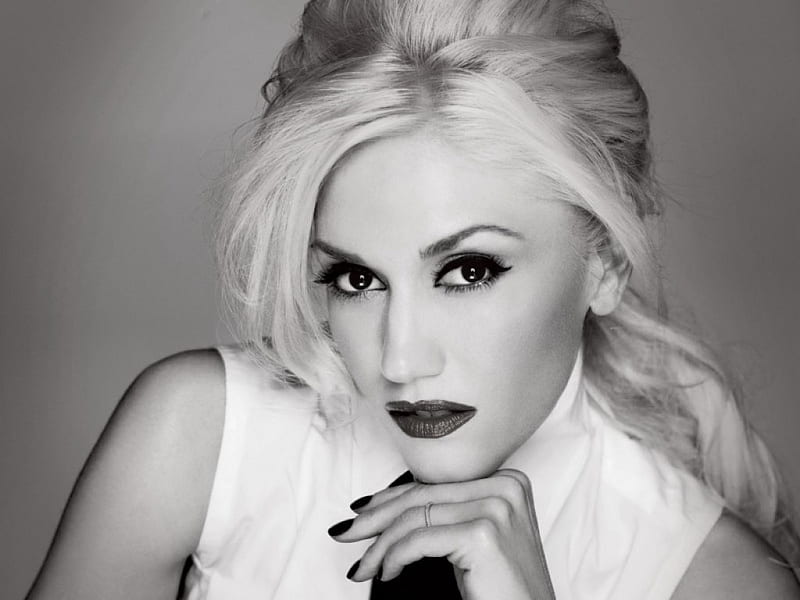 Gwen Stefani - wide 8