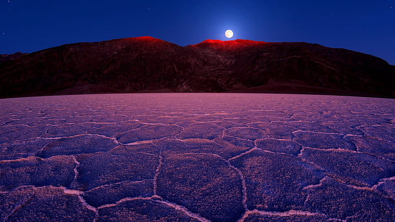MOON RISE, bad water, dry lake bed, basin, desert, california, death valley national park, desolate, countryside, mountain, moon, dry, moonlight, landscape, light, HD wallpaper