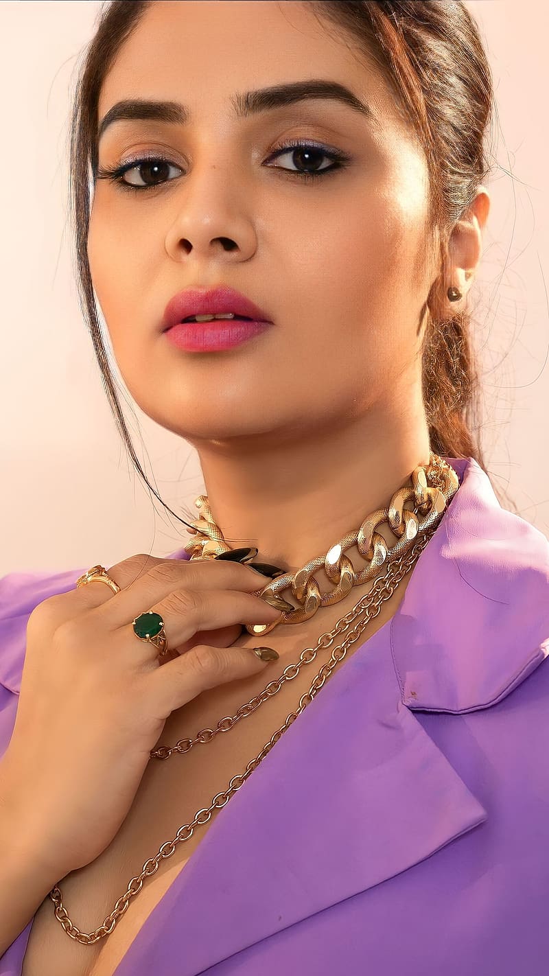 Sreemukhi, telugu actress, anchor, HD phone wallpaper