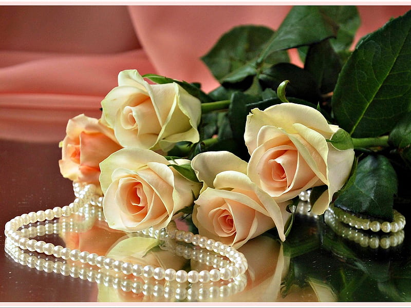 Pretty Flowers, table, wedding day, necklace, flowers, pearls, roses, HD wallpaper